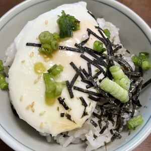 【節約ビンボー飯】簡単 焼肉のタレで目玉丼